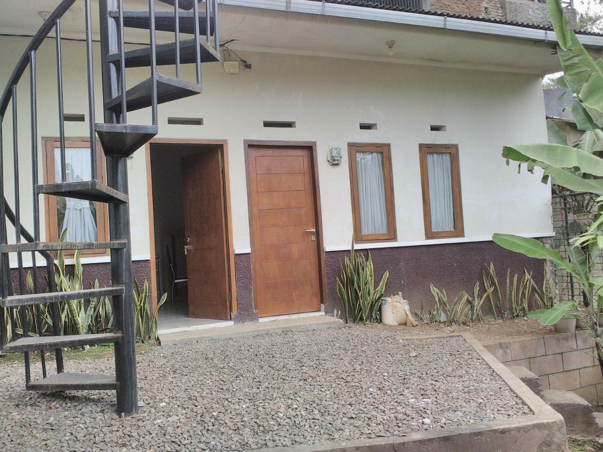 Nabila Syar'I Guest House Padalarang Exterior foto